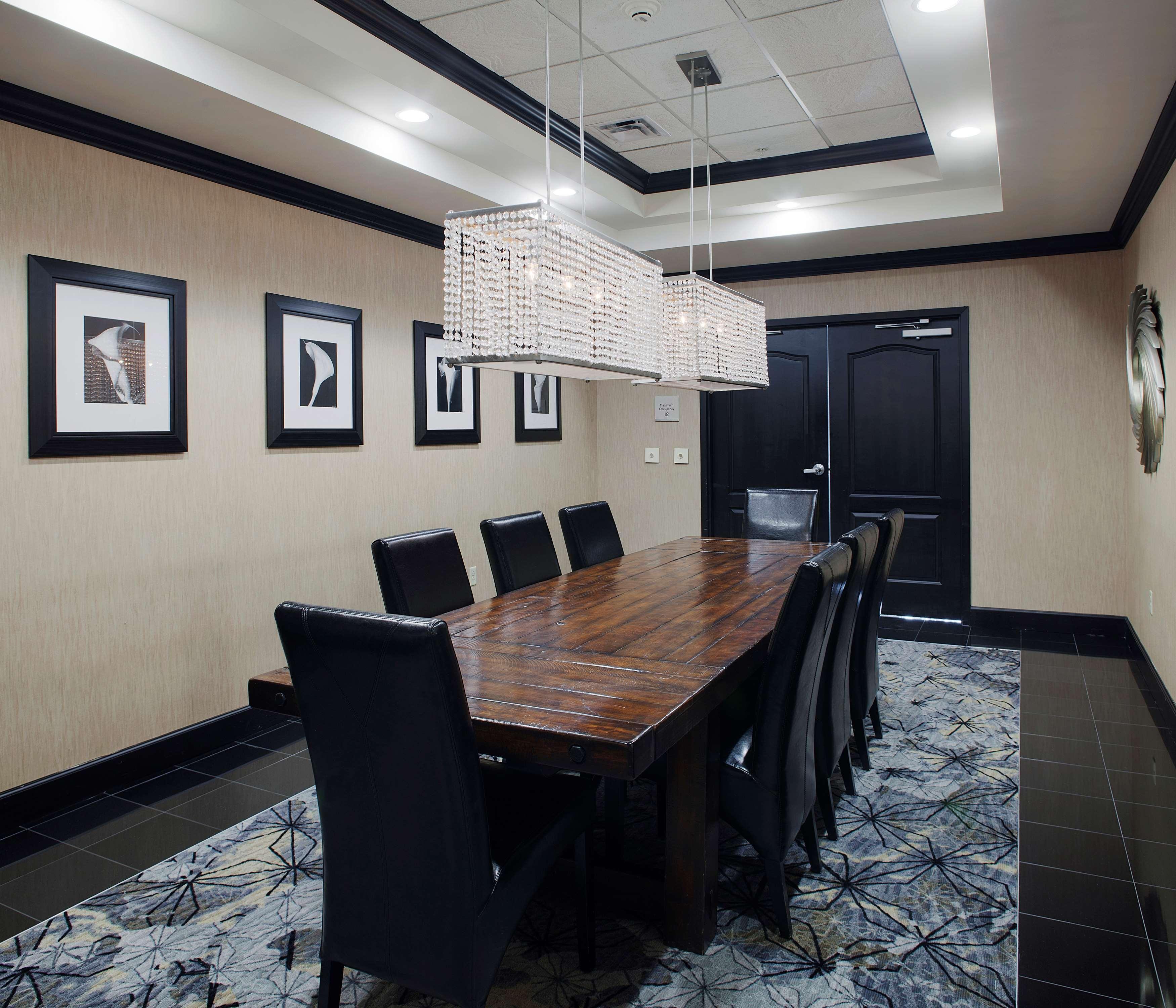 Hilton Garden Inn Джонсборо Экстерьер фото