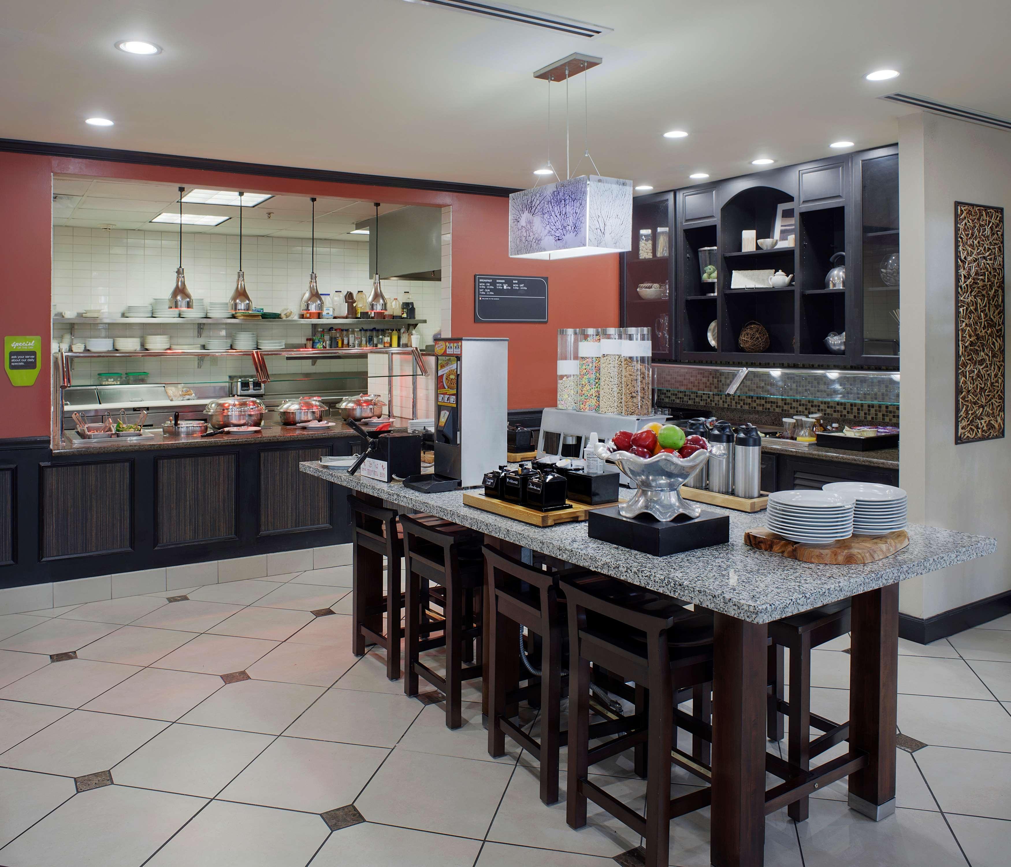 Hilton Garden Inn Джонсборо Экстерьер фото