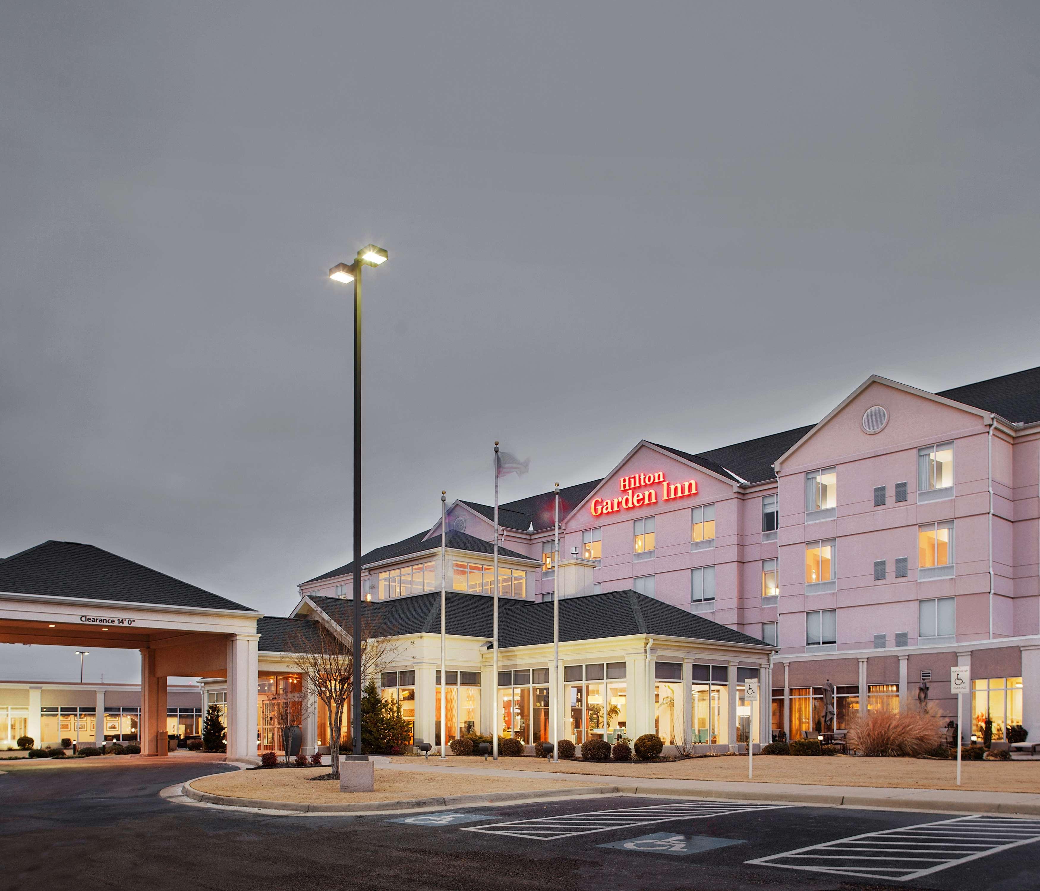 Hilton Garden Inn Джонсборо Экстерьер фото
