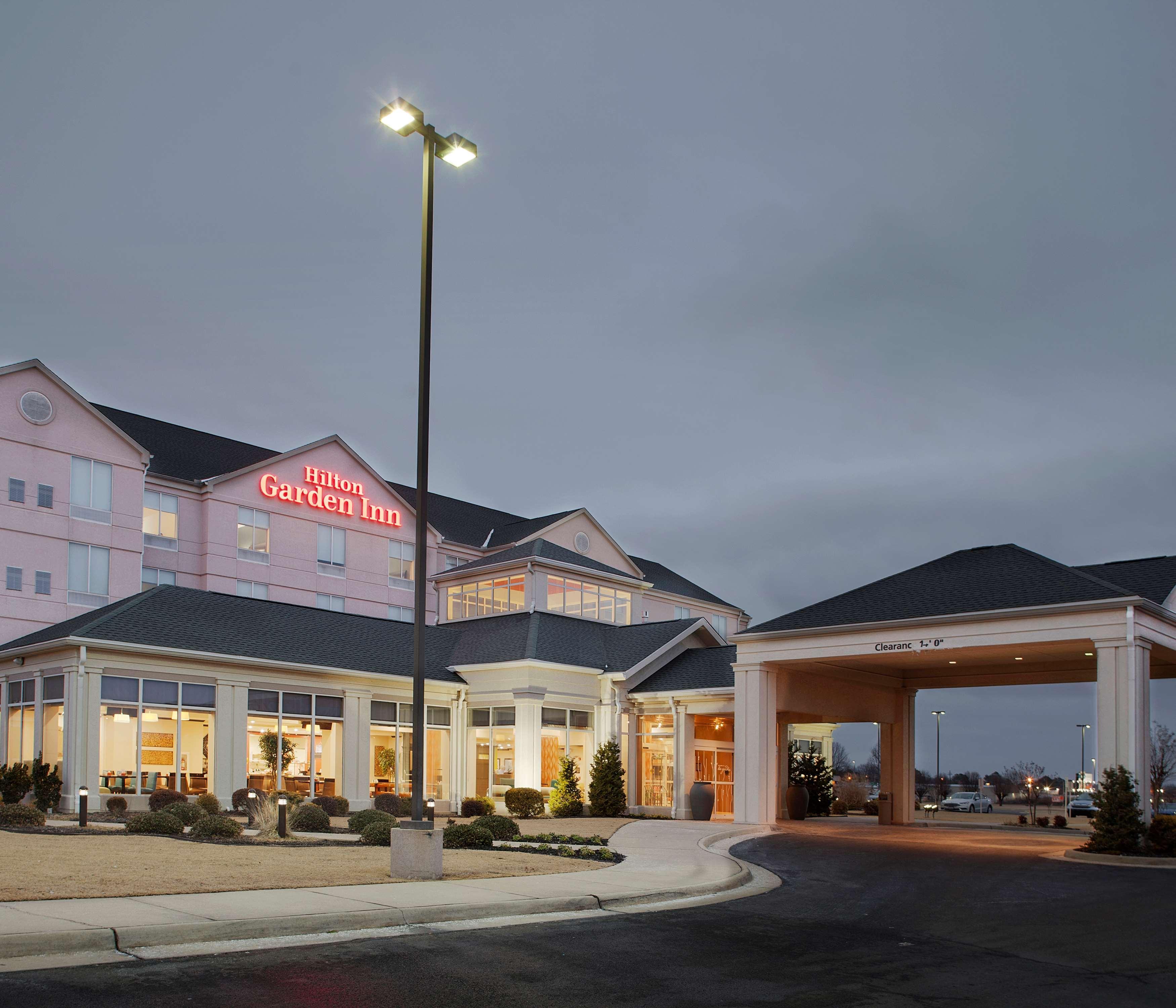 Hilton Garden Inn Джонсборо Экстерьер фото