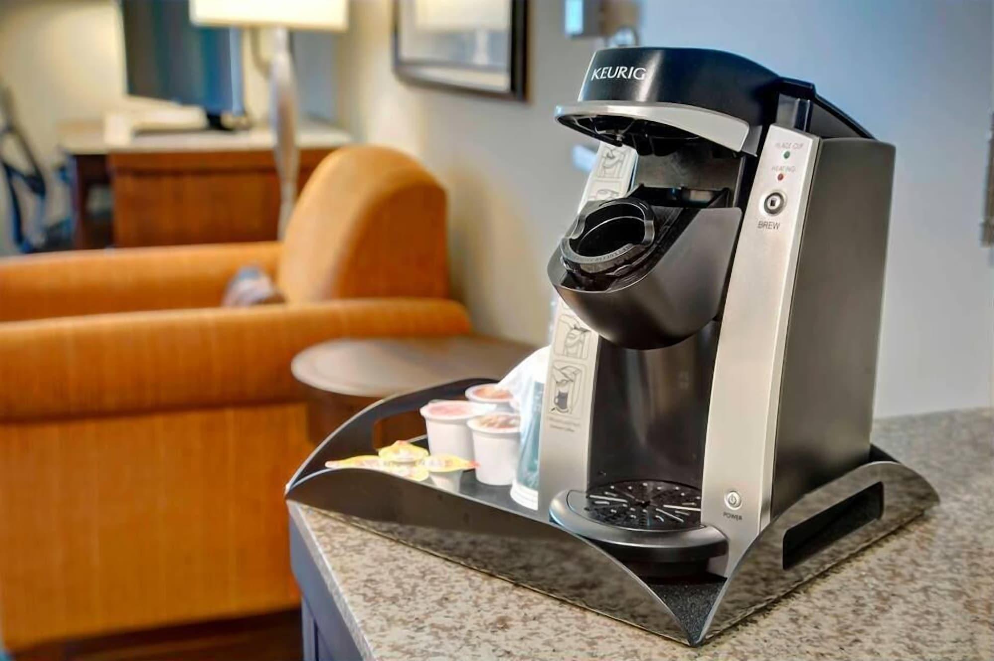 Hilton Garden Inn Джонсборо Экстерьер фото