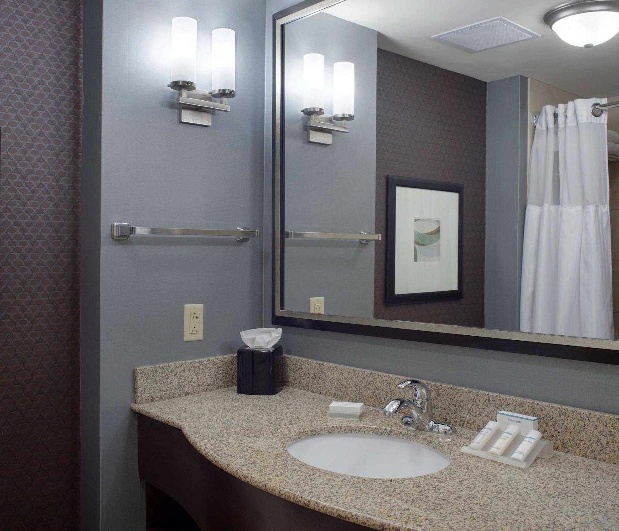 Hilton Garden Inn Джонсборо Экстерьер фото