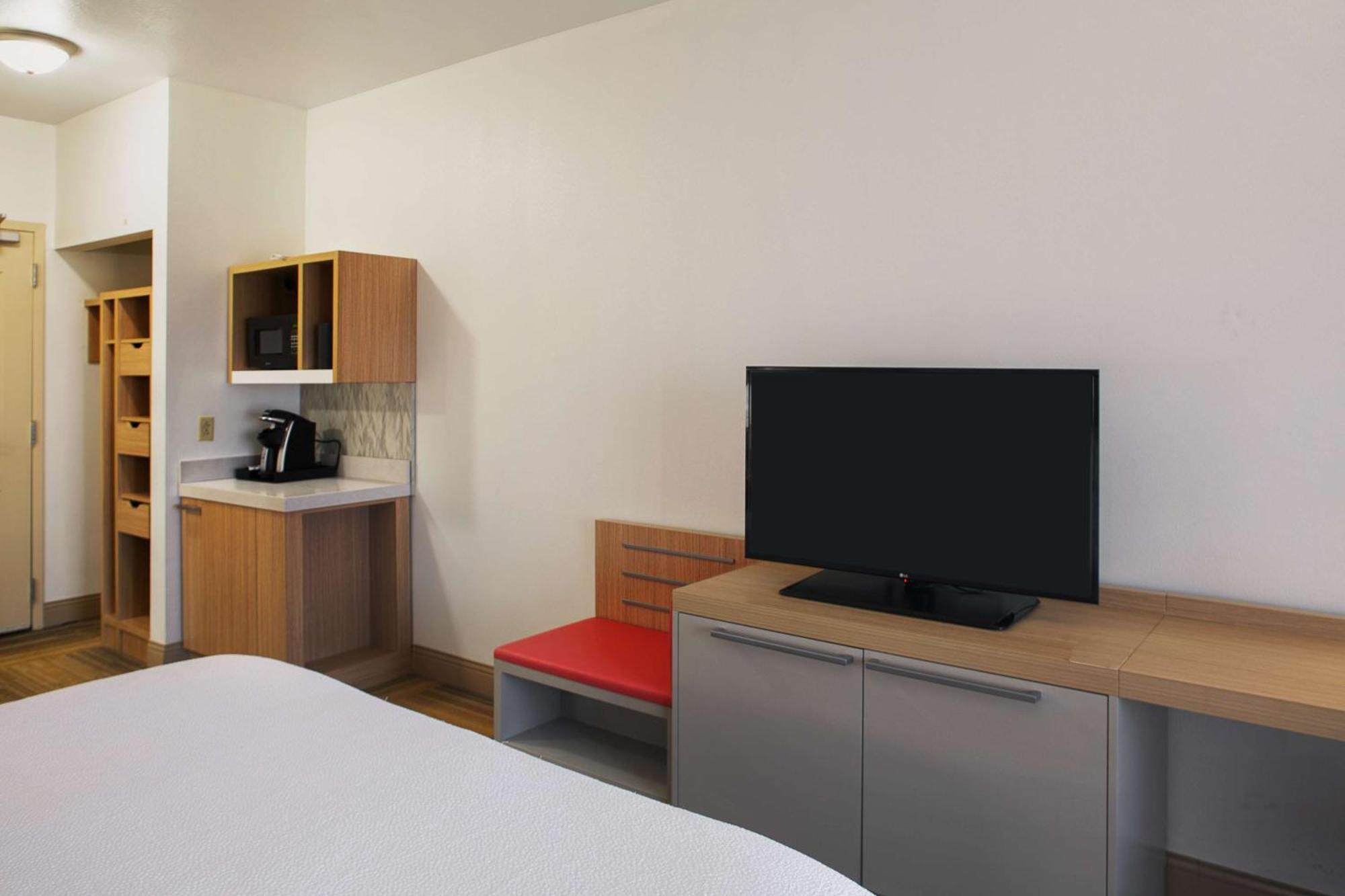 Hilton Garden Inn Джонсборо Экстерьер фото